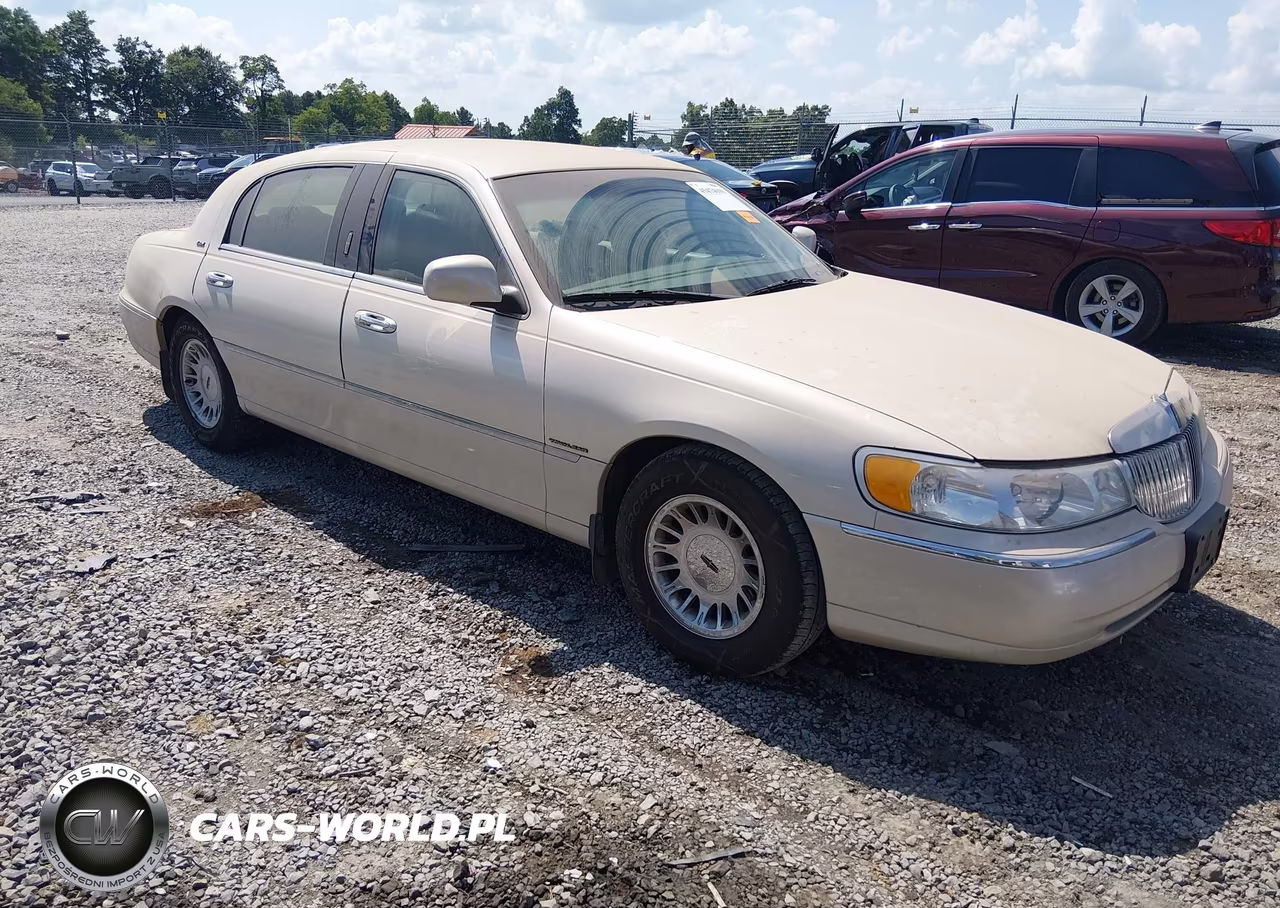 2001 Lincoln Town Car Cartier