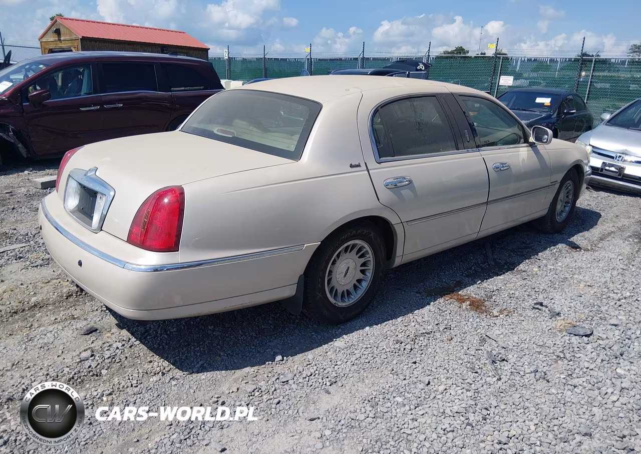 2001 Lincoln Town Car Cartier VIN:1LNHM85WX1Y614071 - 4
