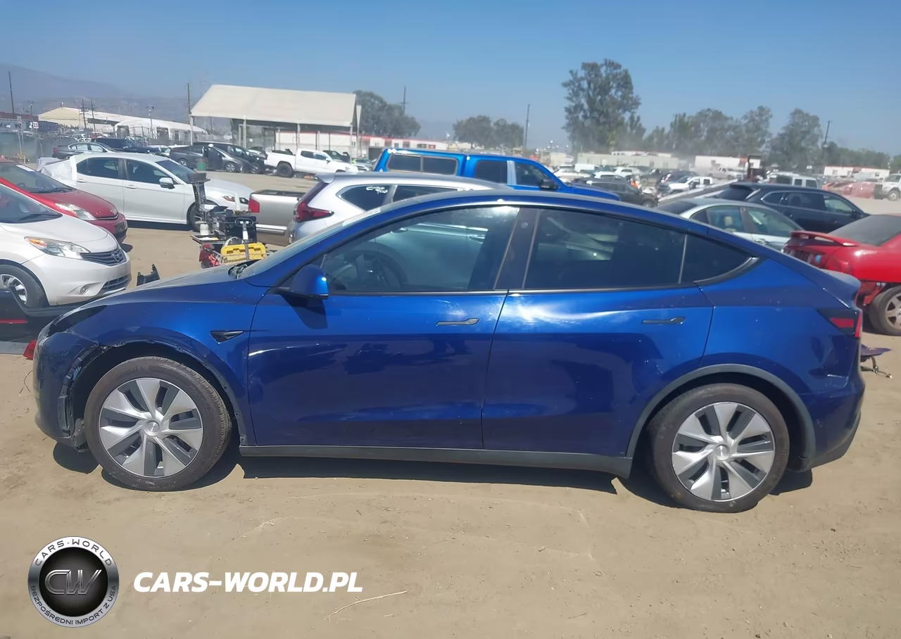 2020 Tesla Model Y Long Range Dual Motor All-Wheel Drive VIN:5YJYGDEE1LF057906 - 15