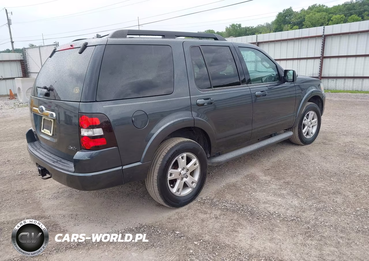 2010 Ford Explorer Xlt VIN:1FMEU7DE5AUA46342 - 4