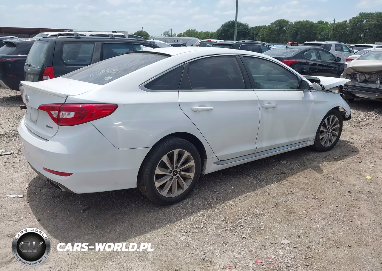 2017 Hyundai Sonata Sport VIN:5NPE34AFXHH582890 - 4