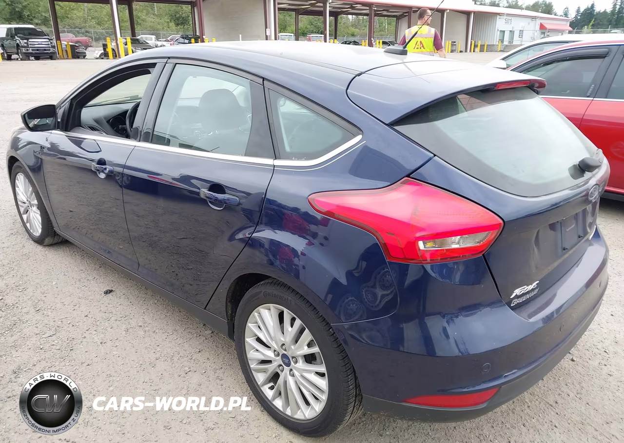 2017 Ford Focus Titanium VIN:1FADP3N28HL312317 - 3