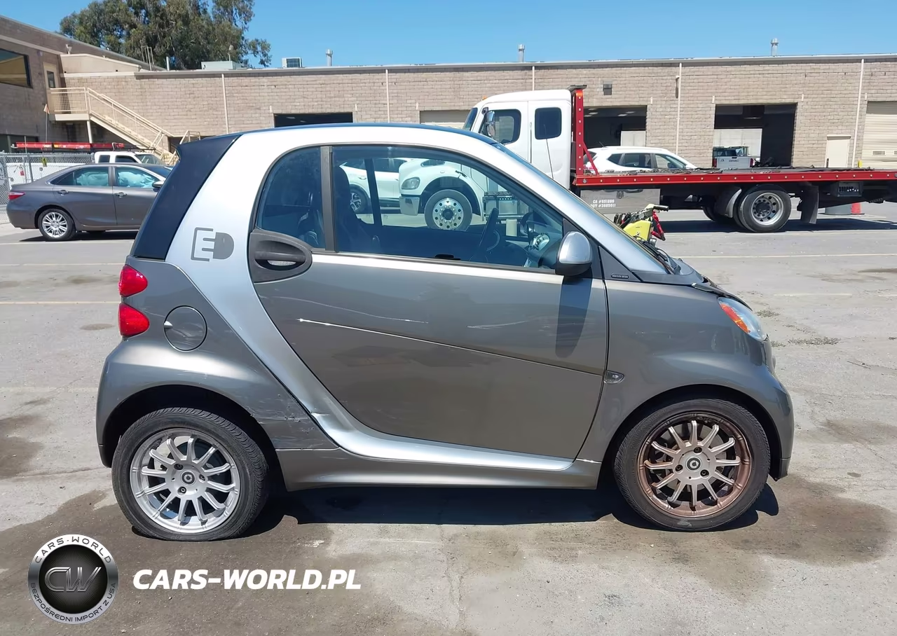 2013 Smart Fortwo Electric Drive Passion VIN:WMEEJ9AA1DK708624 - 13