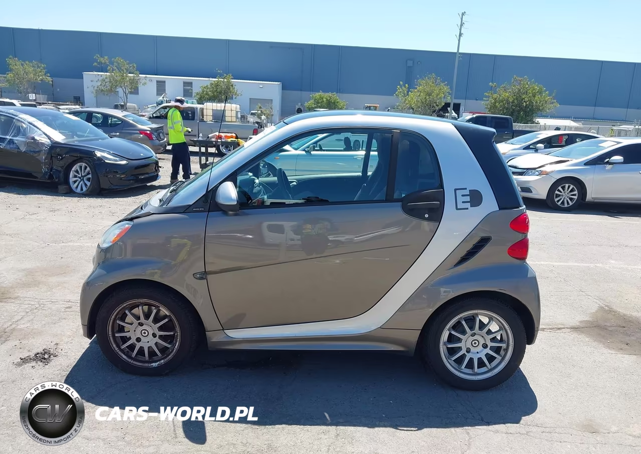 2013 Smart Fortwo Electric Drive Passion VIN:WMEEJ9AA1DK708624 - 14