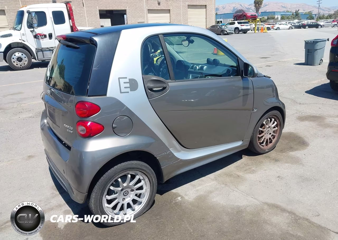 2013 Smart Fortwo Electric Drive Passion VIN:WMEEJ9AA1DK708624 - 4