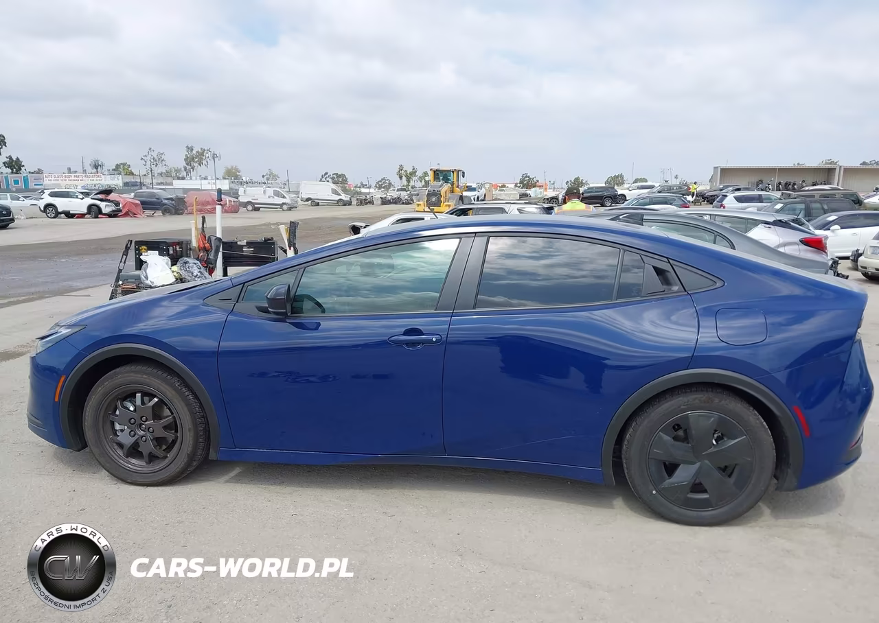 2026 Toyota Prius Plug-In Hybrid Se VIN:JTDACACU5T3066384 - 14