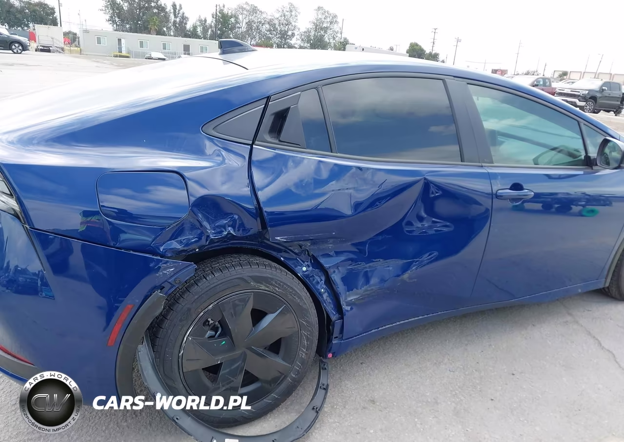 2026 Toyota Prius Plug-In Hybrid Se VIN:JTDACACU5T3066384 - 6