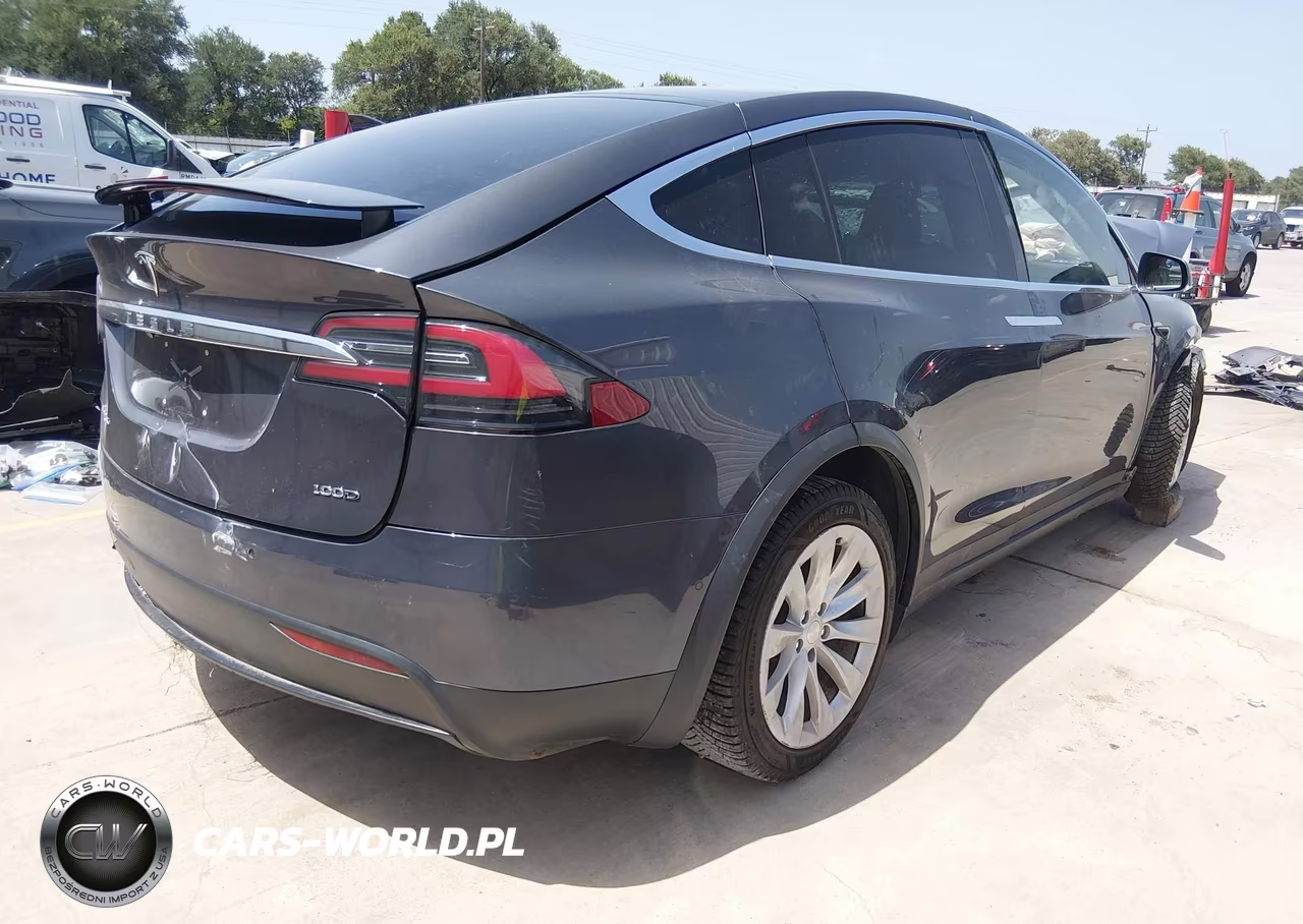 2017 Tesla Model X 100D-75D-90D VIN:5YJXCBE28HF048256 - 4