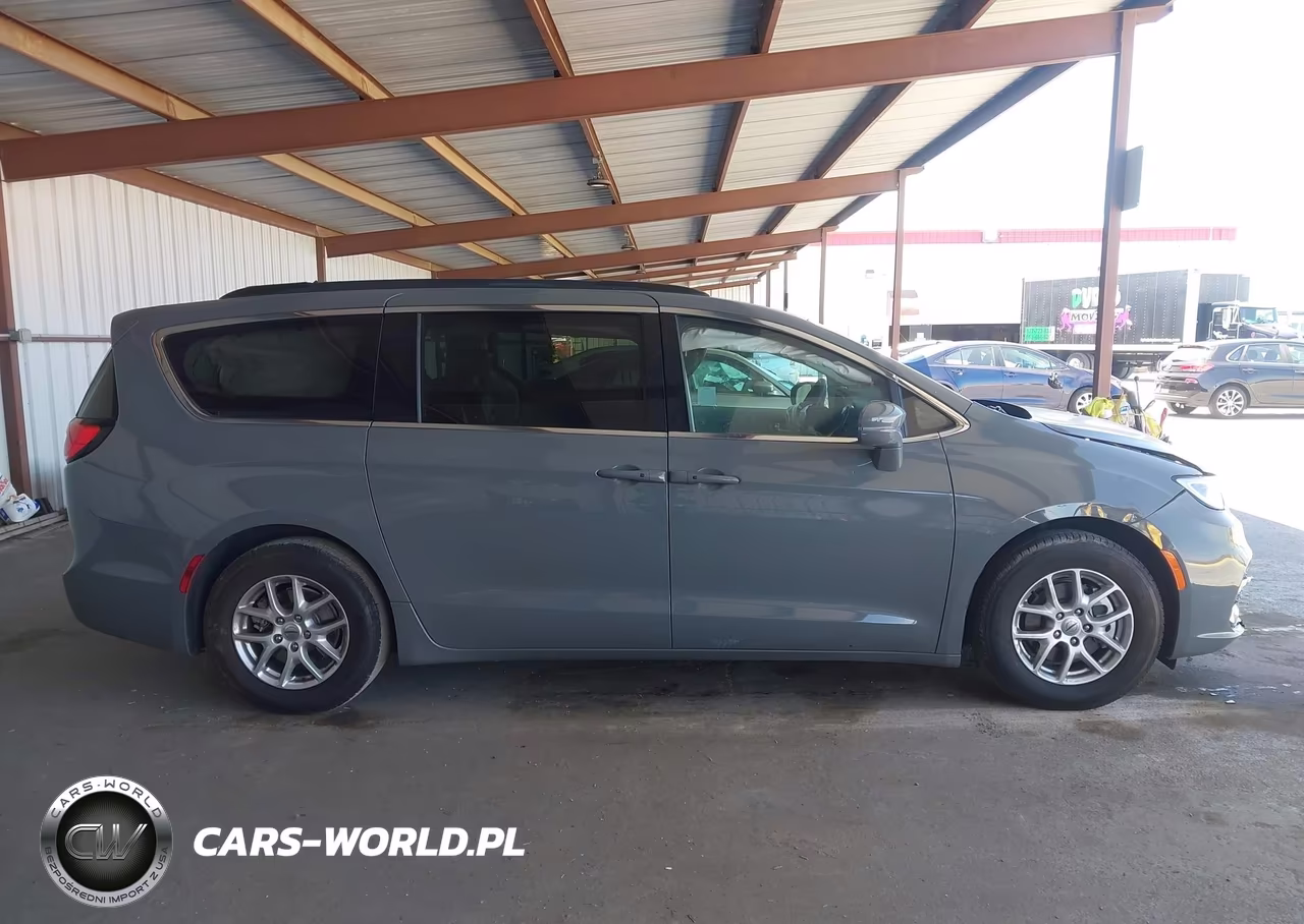2022 Chrysler Pacifica Touring L VIN:2C4RC1BG0NR195304 - 13