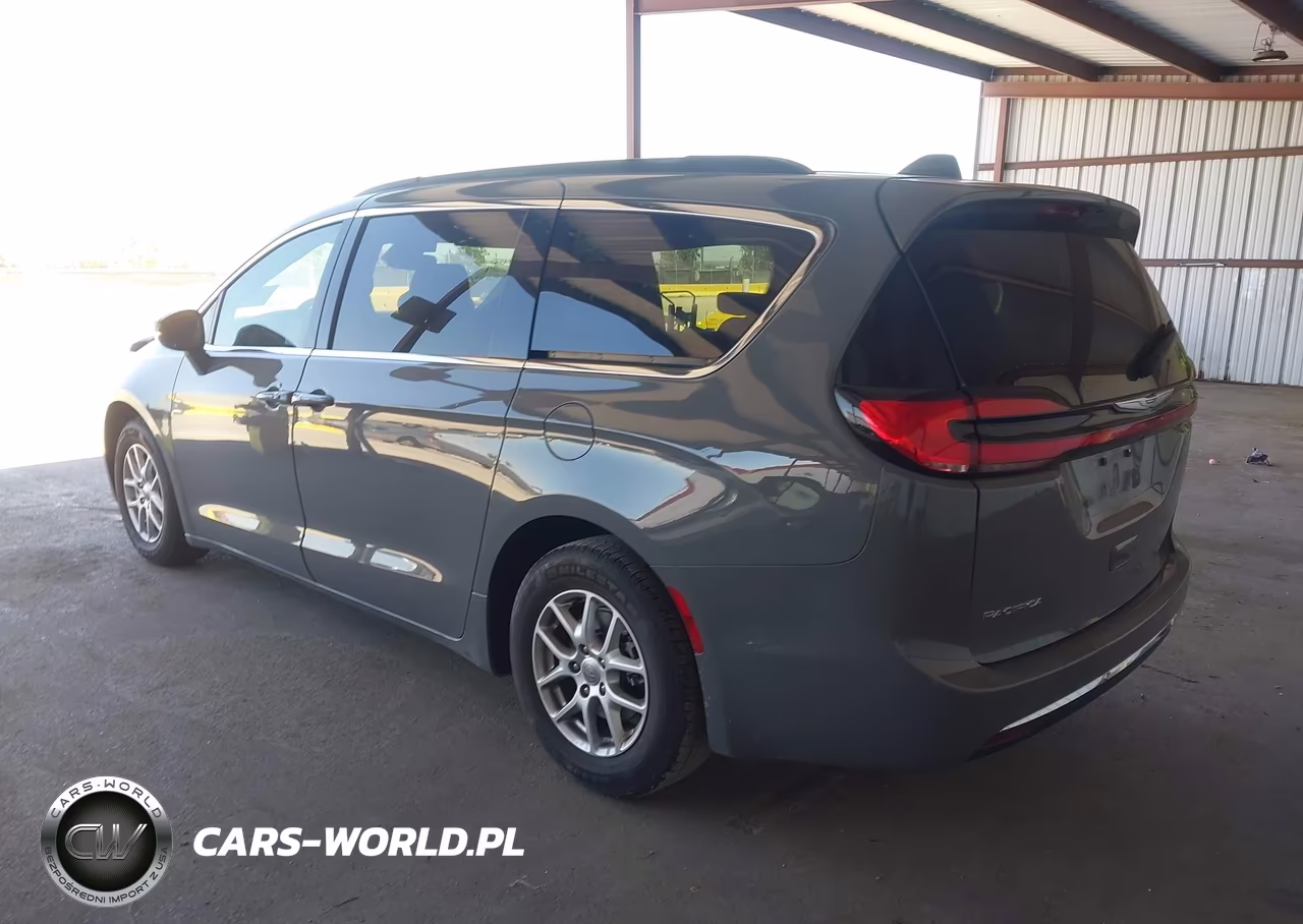 2022 Chrysler Pacifica Touring L VIN:2C4RC1BG0NR195304 - 3