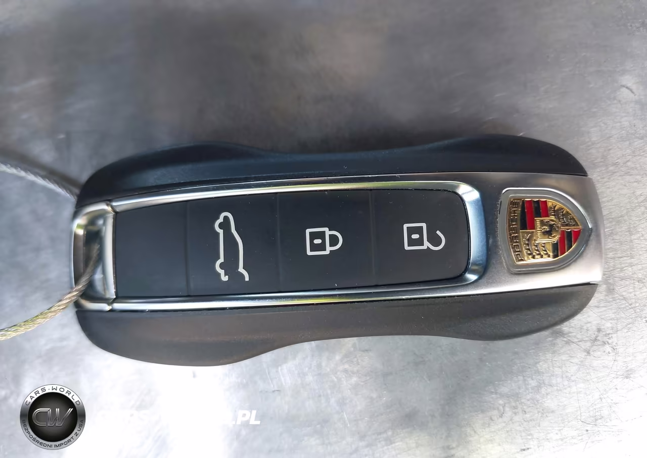 2024 Porsche Cayenne S VIN:WP1AL2AY9RDA35474 - 11