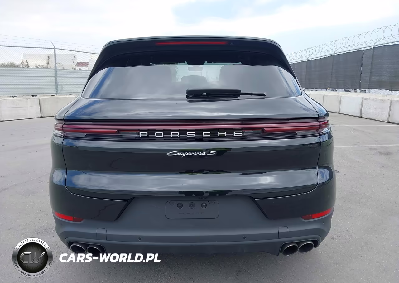 2024 Porsche Cayenne S VIN:WP1AL2AY9RDA35474 - 17