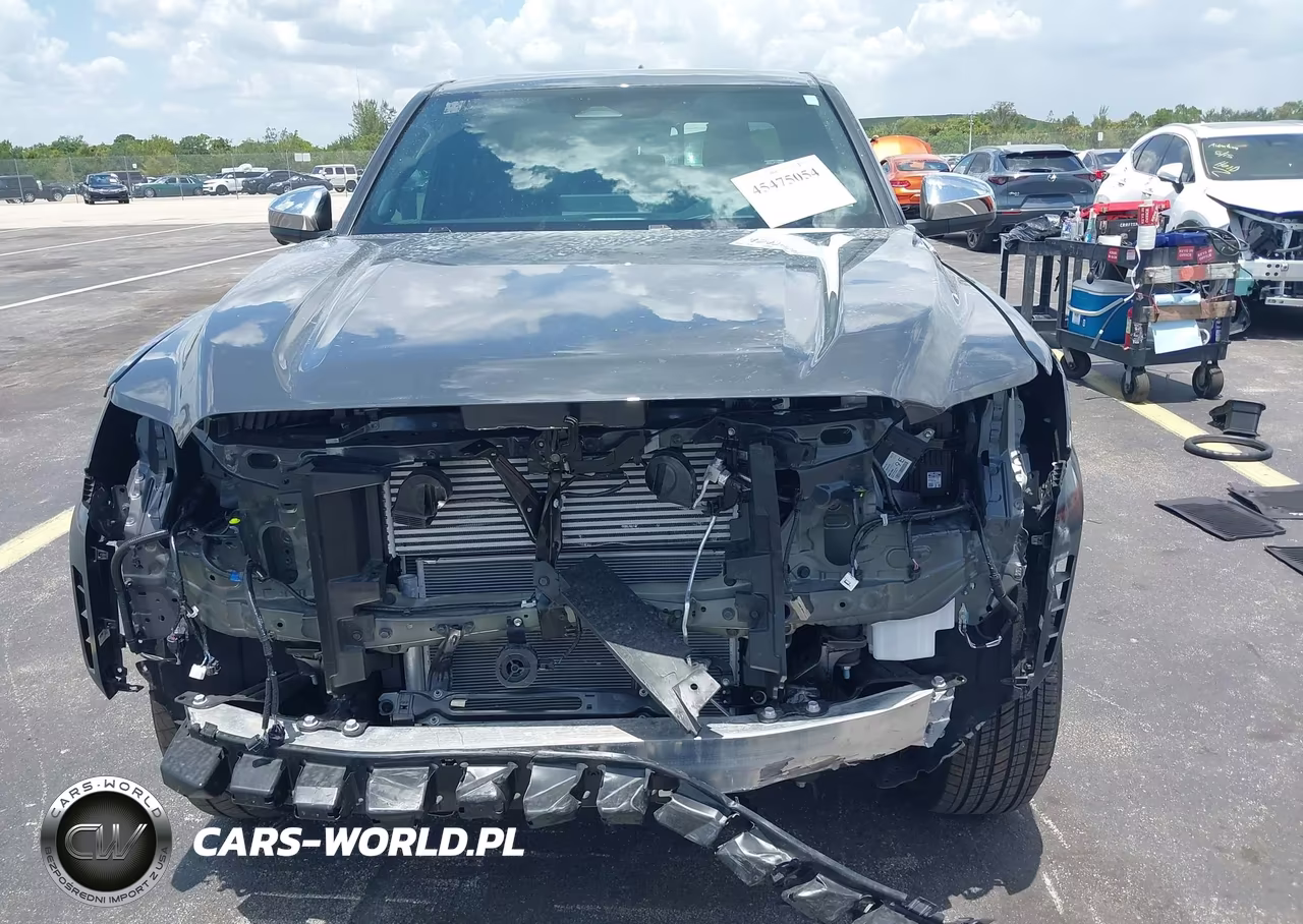 2025 Toyota Tacoma Hybrid Limited VIN:3TYLC5LN6ST035641 - 13