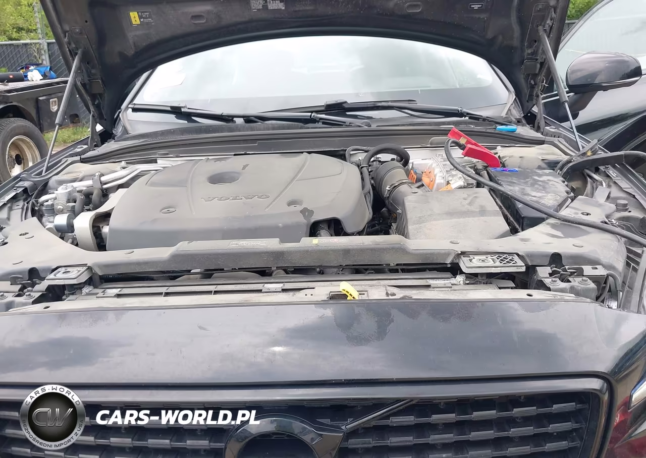 2022 Volvo S60 Recharge Plug-In Hybrid T8 Black Edition R-Design Extended Range VIN:7JRH60FD5NG192477 - 10