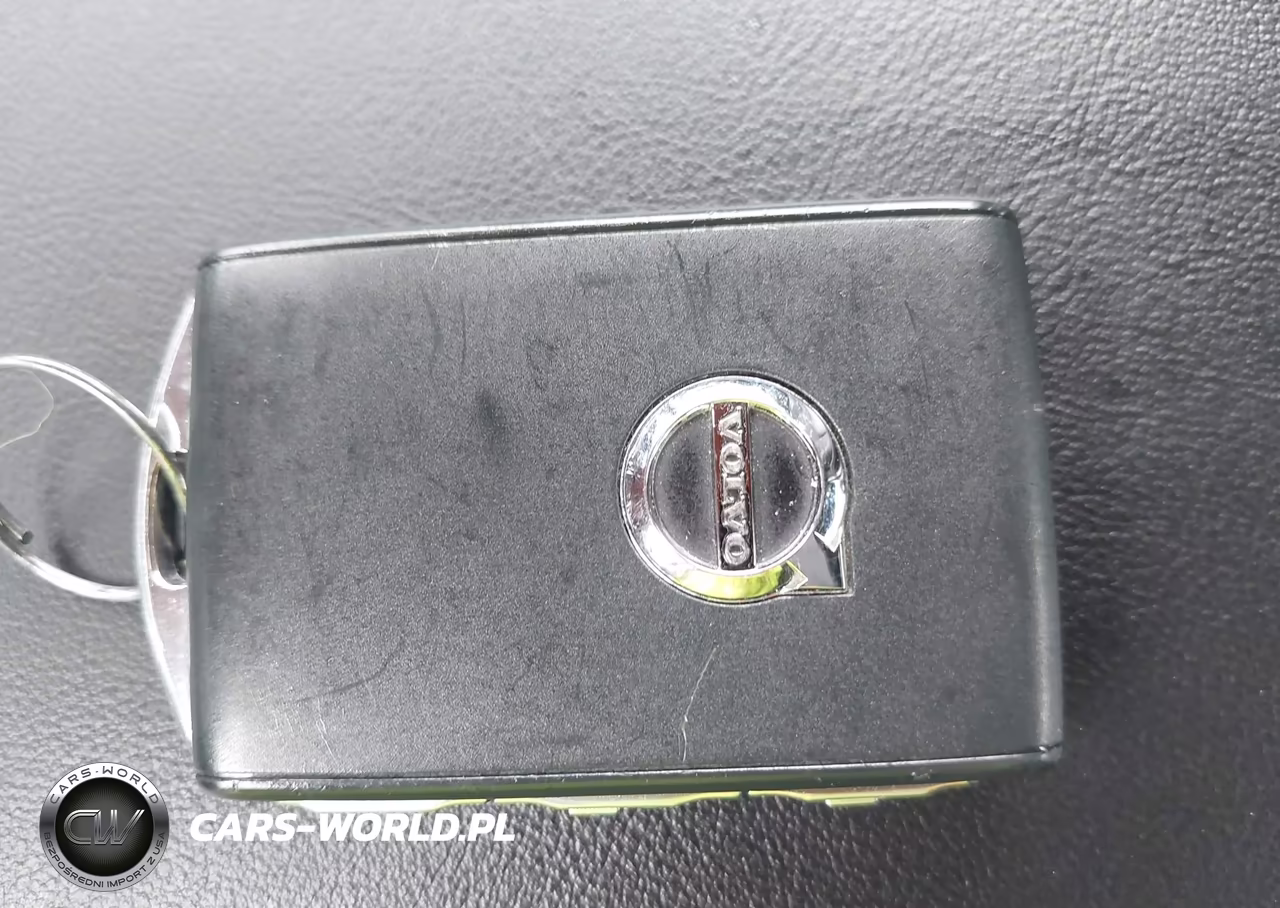2022 Volvo S60 Recharge Plug-In Hybrid T8 Black Edition R-Design Extended Range VIN:7JRH60FD5NG192477 - 11