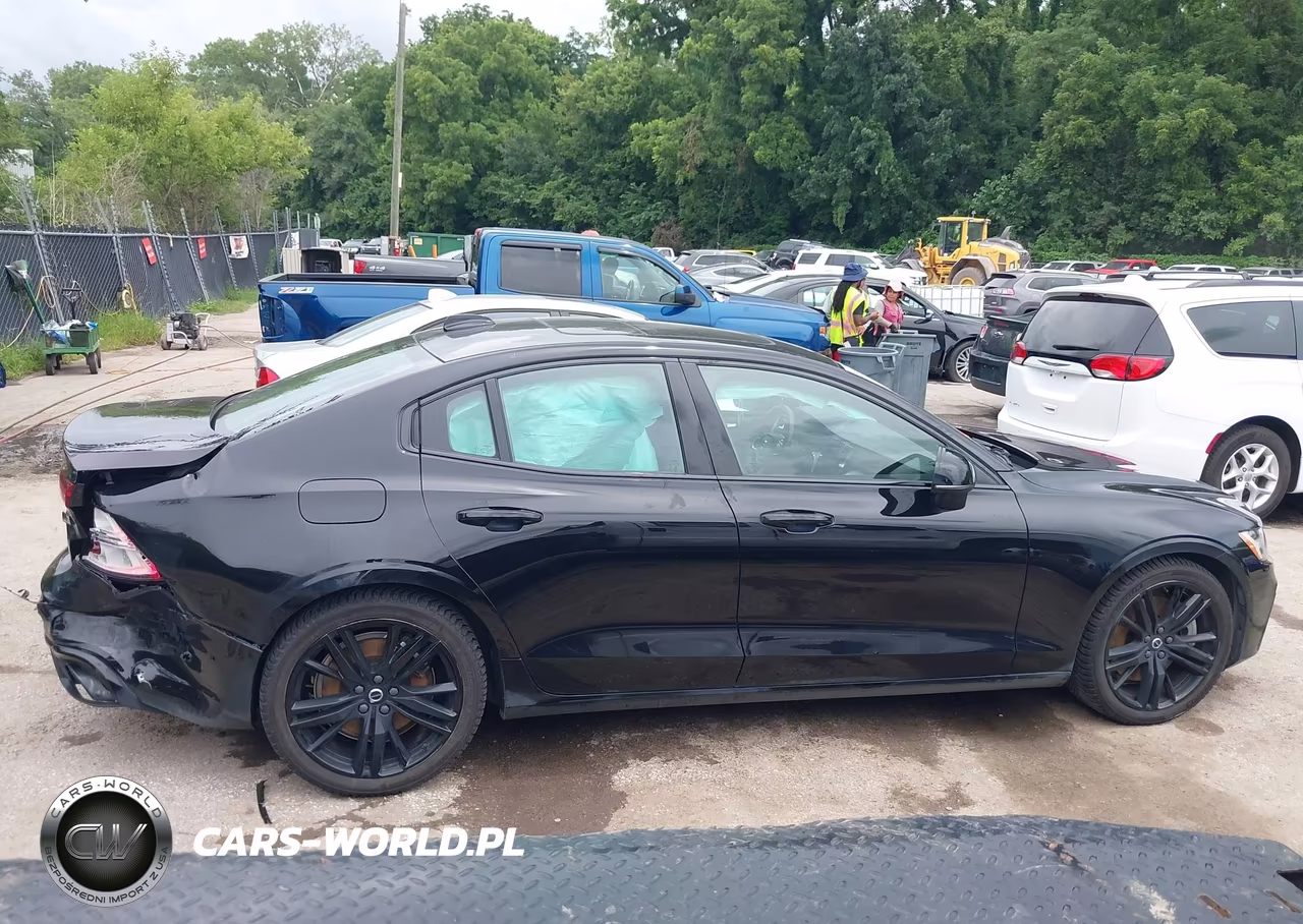 2022 Volvo S60 Recharge Plug-In Hybrid T8 Black Edition R-Design Extended Range VIN:7JRH60FD5NG192477 - 13