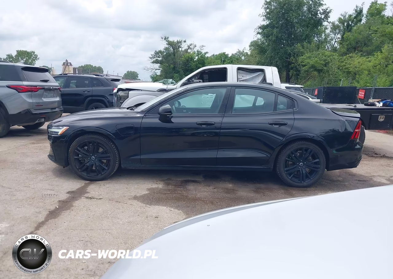 2022 Volvo S60 Recharge Plug-In Hybrid T8 Black Edition R-Design Extended Range VIN:7JRH60FD5NG192477 - 14