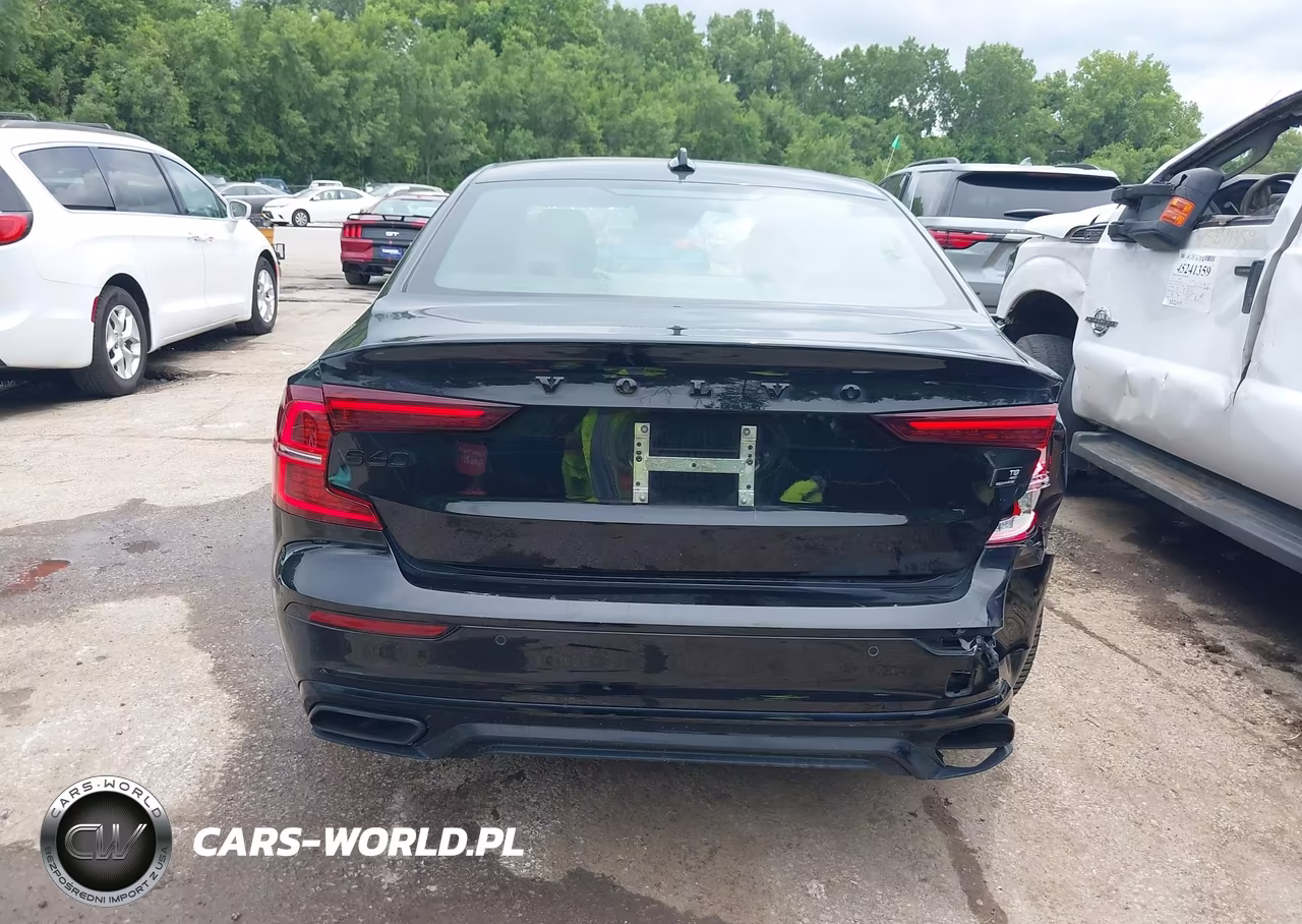2022 Volvo S60 Recharge Plug-In Hybrid T8 Black Edition R-Design Extended Range VIN:7JRH60FD5NG192477 - 17