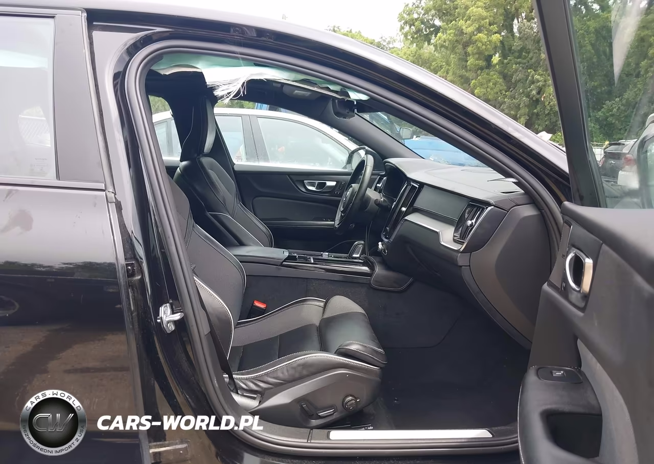 2022 Volvo S60 Recharge Plug-In Hybrid T8 Black Edition R-Design Extended Range VIN:7JRH60FD5NG192477 - 5