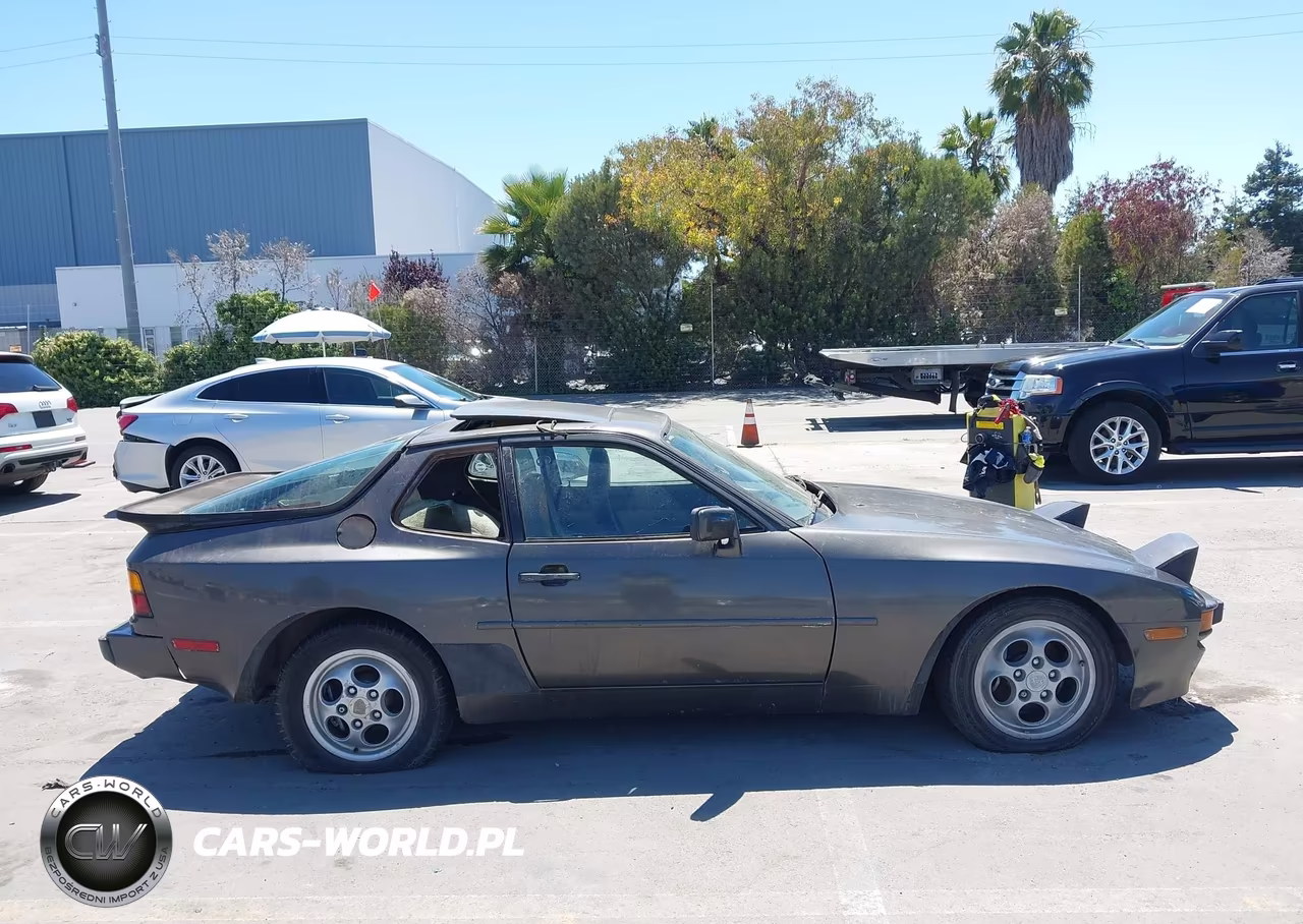 1985 Porsche 944 VIN:WP0AA0946FN472206 - 13