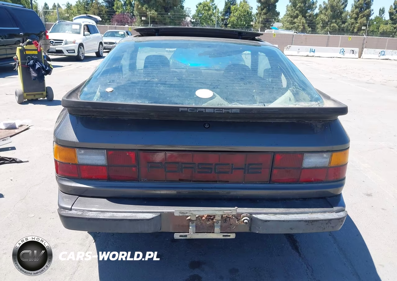 1985 Porsche 944 VIN:WP0AA0946FN472206 - 16