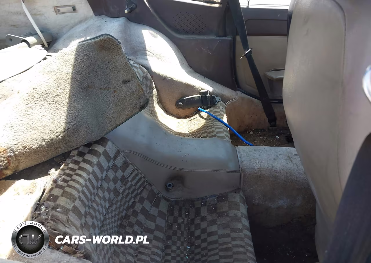 1985 Porsche 944 VIN:WP0AA0946FN472206 - 8