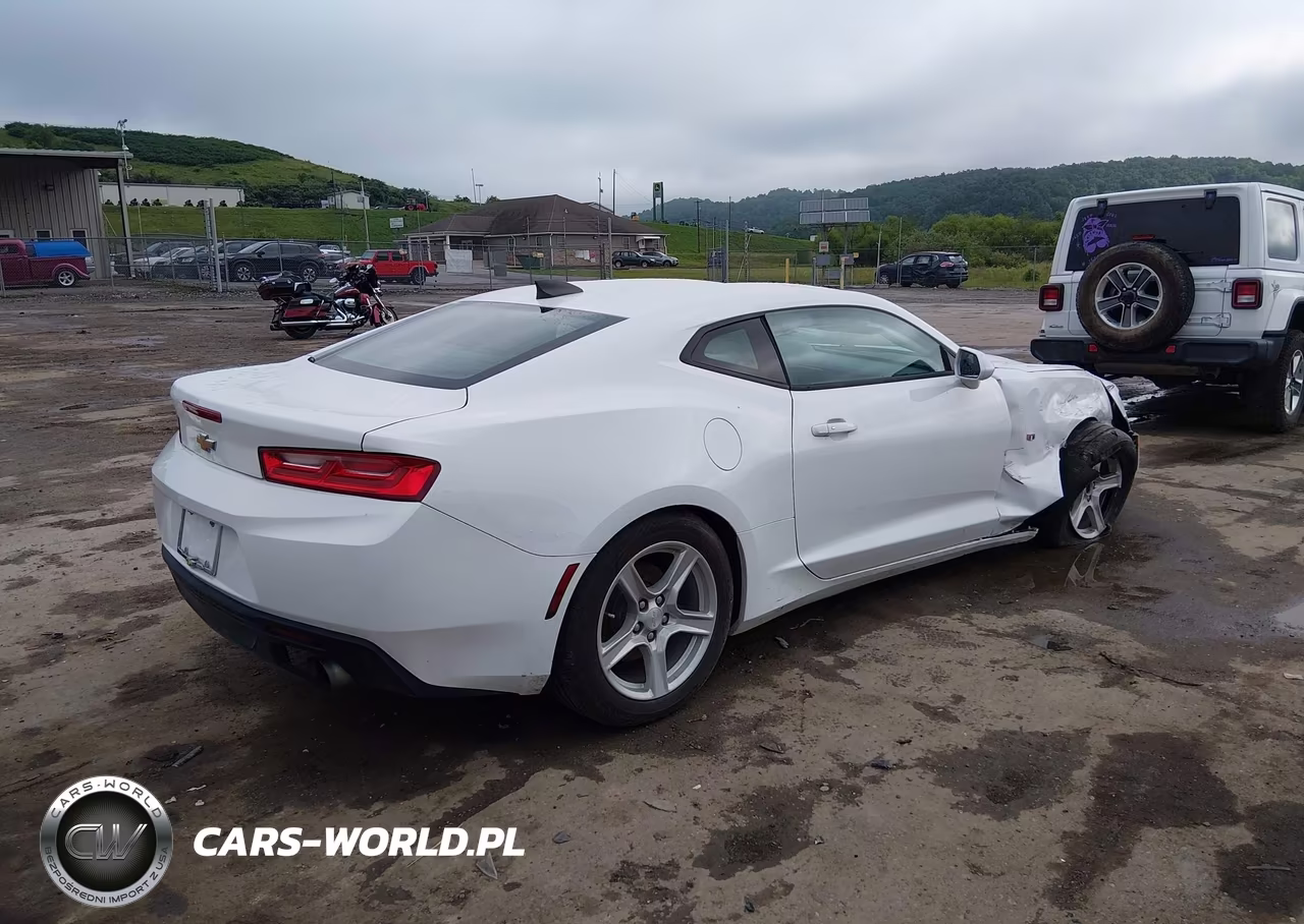 2017 Chevrolet Camaro 1Ls VIN:1G1FA1RX7H0175704 - 4