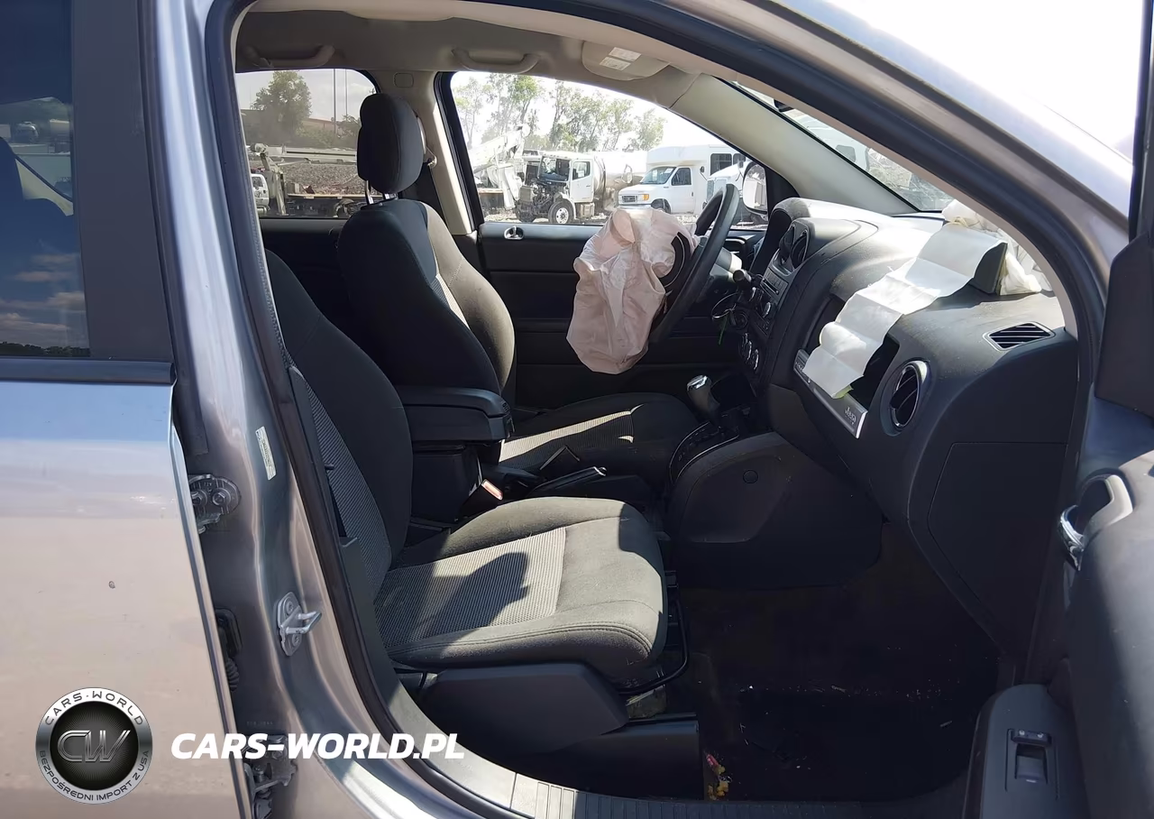 2016 Jeep Compass Sport VIN:1C4NJCBAXGD742712 - 5