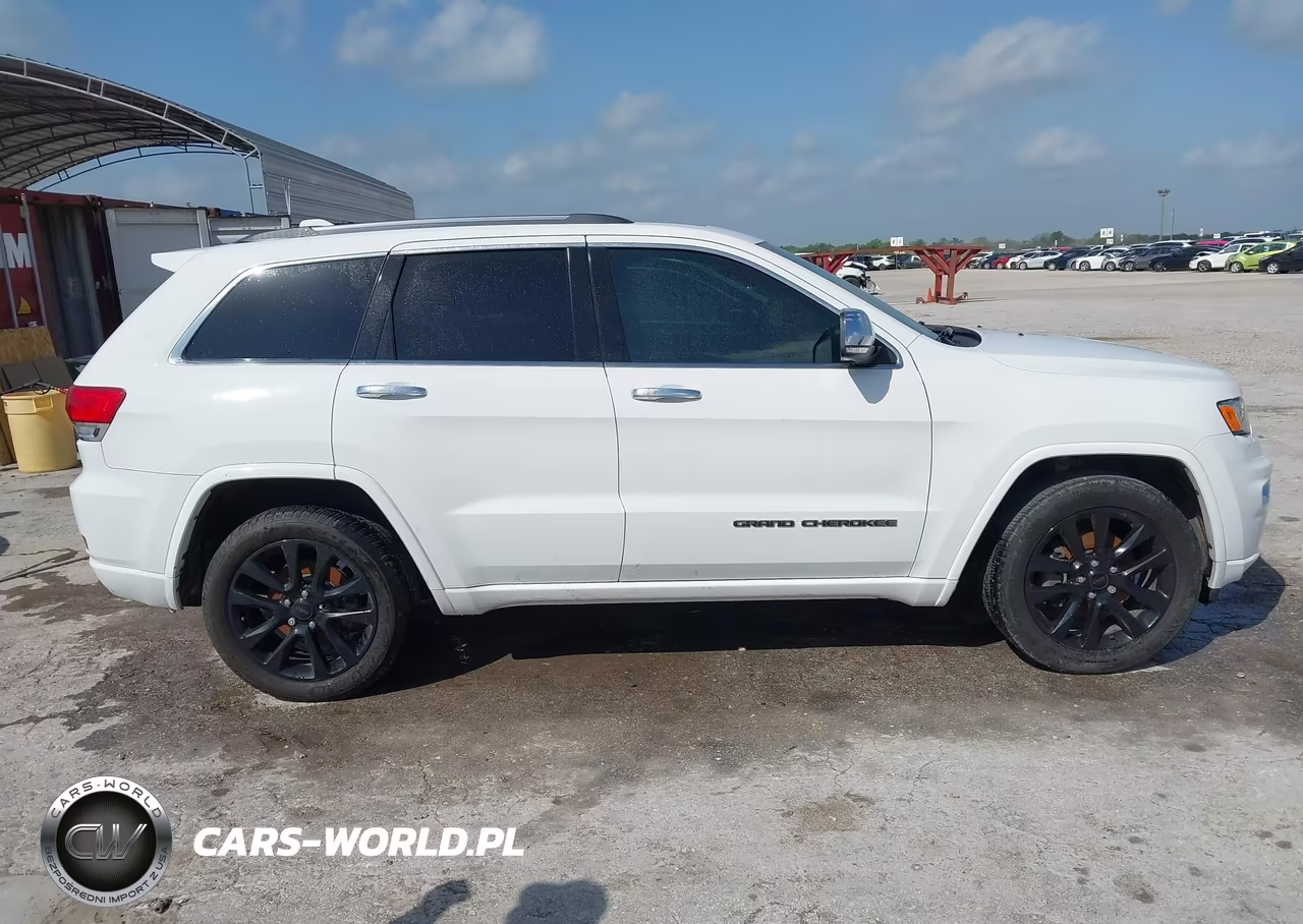 2017 Jeep Grand Cherokee Overland VIN:1C4RJECG9HC804740 - 13