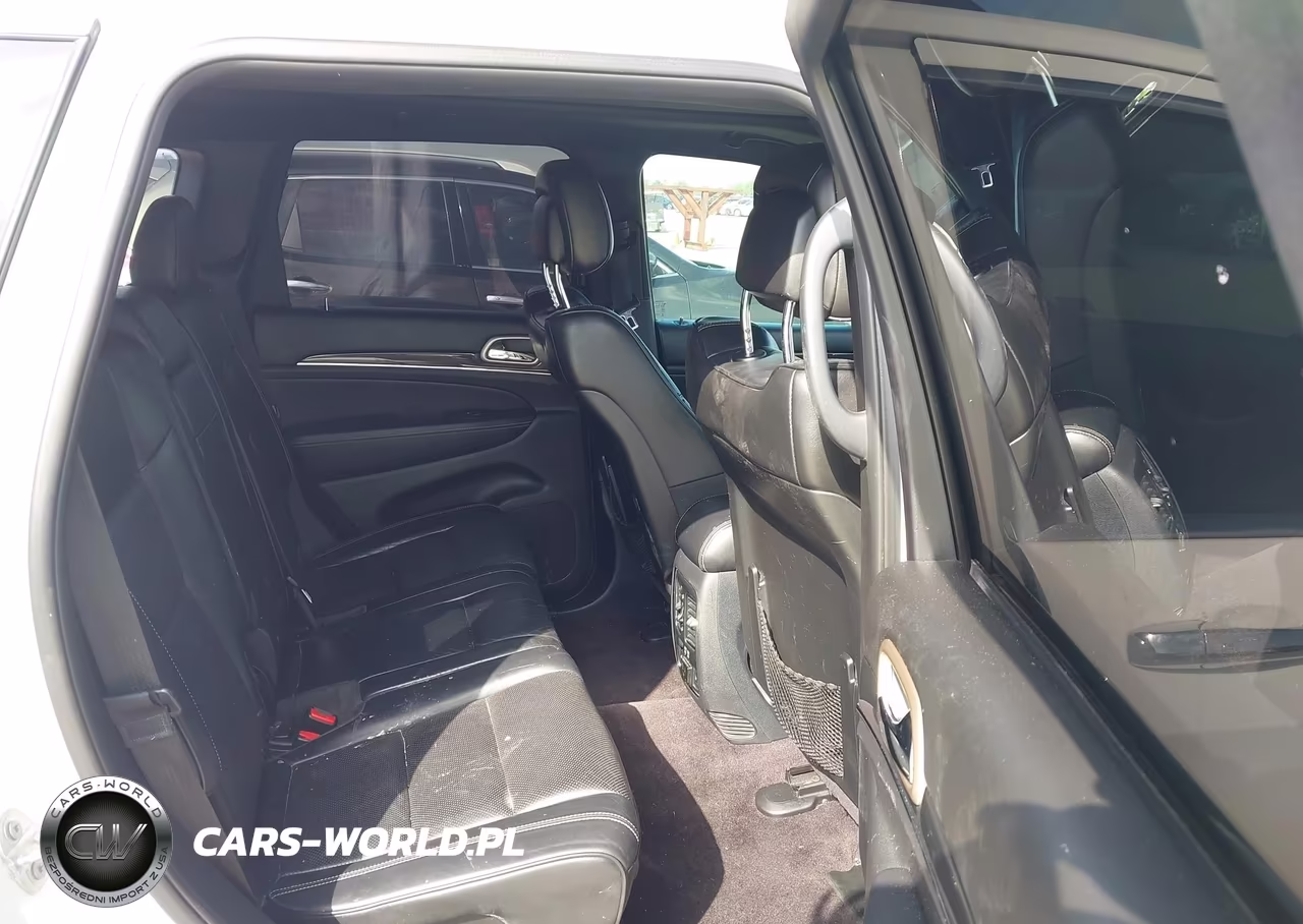 2017 Jeep Grand Cherokee Overland VIN:1C4RJECG9HC804740 - 8