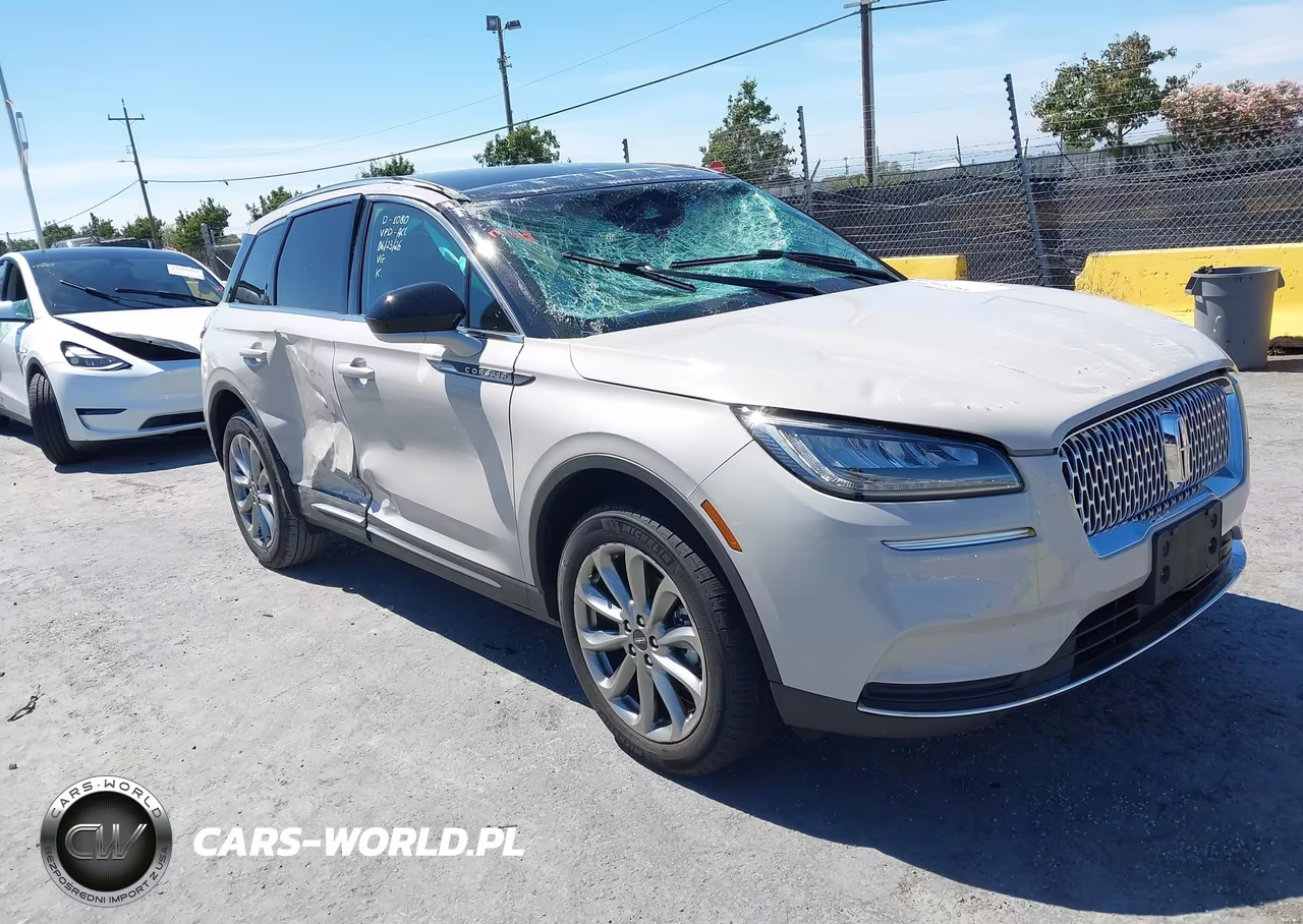 2022 Lincoln Corsair Standard – zdjęcie 1 z 16