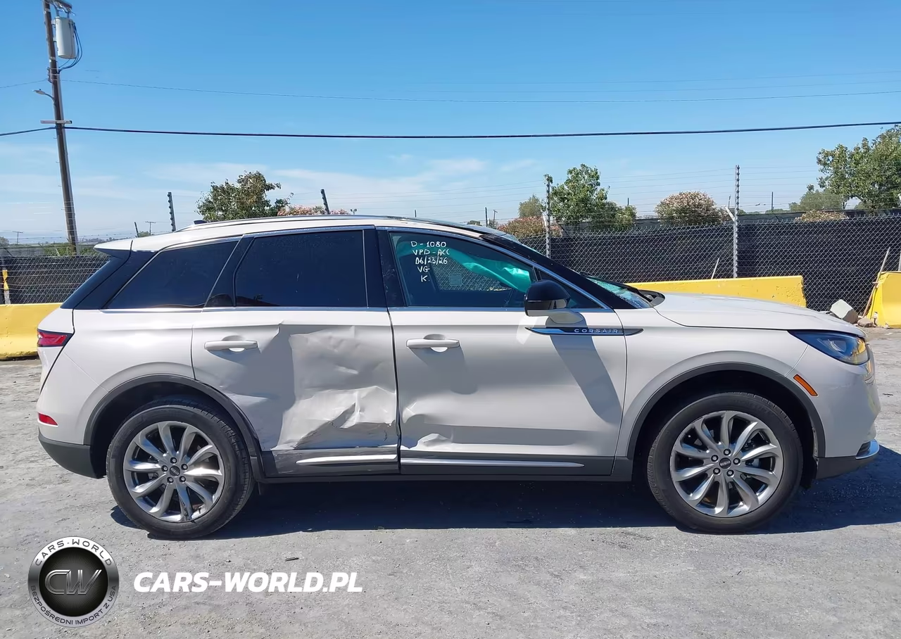 2022 Lincoln Corsair Standard VIN:5LMCJ1C98NUL13459 - 13