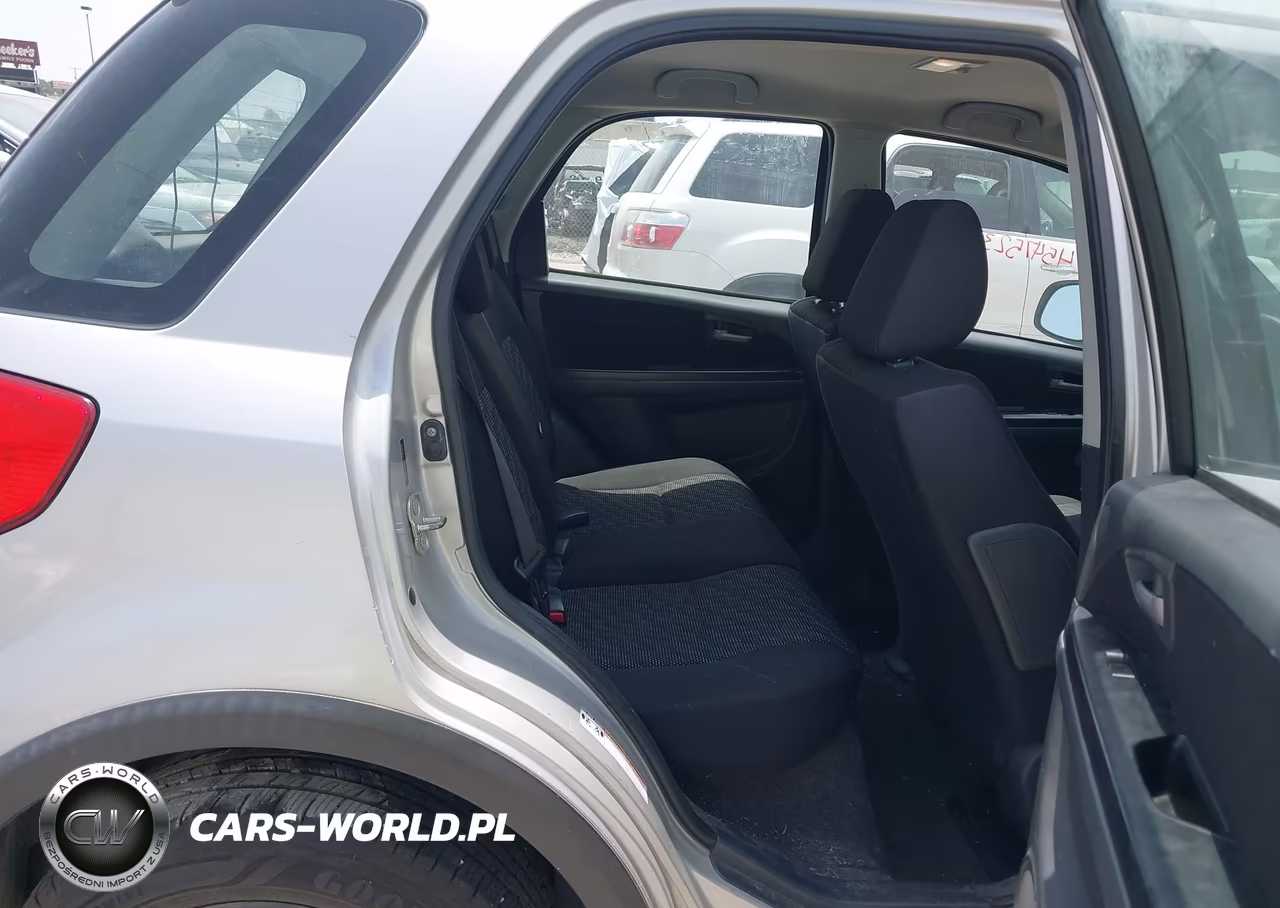 2008 Suzuki Sx4 Convenience-Touring VIN:JS2YB417X85103267 - 8
