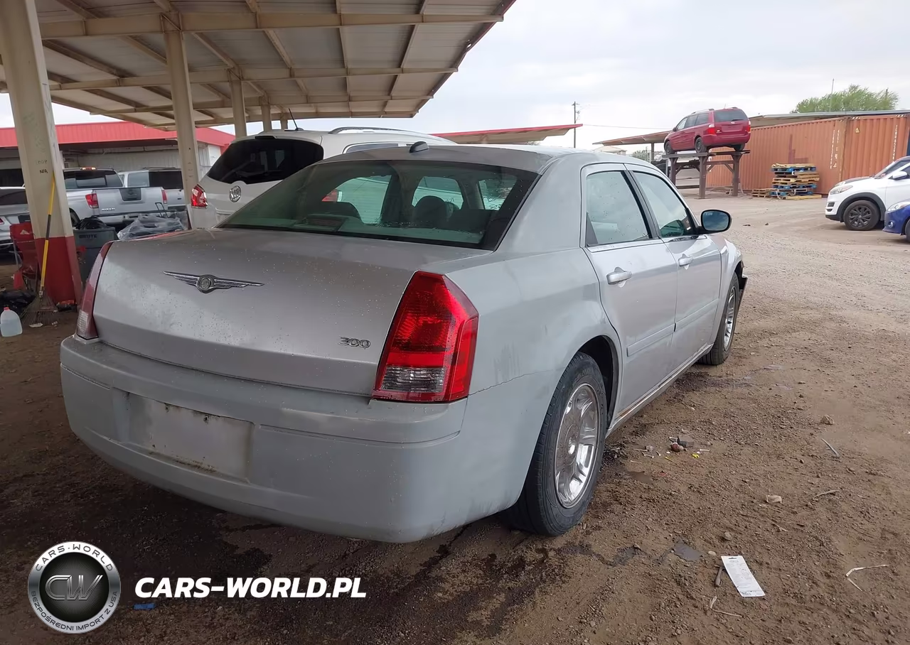 2005 Chrysler 300 VIN:2C3AA43R85H528220 - 4