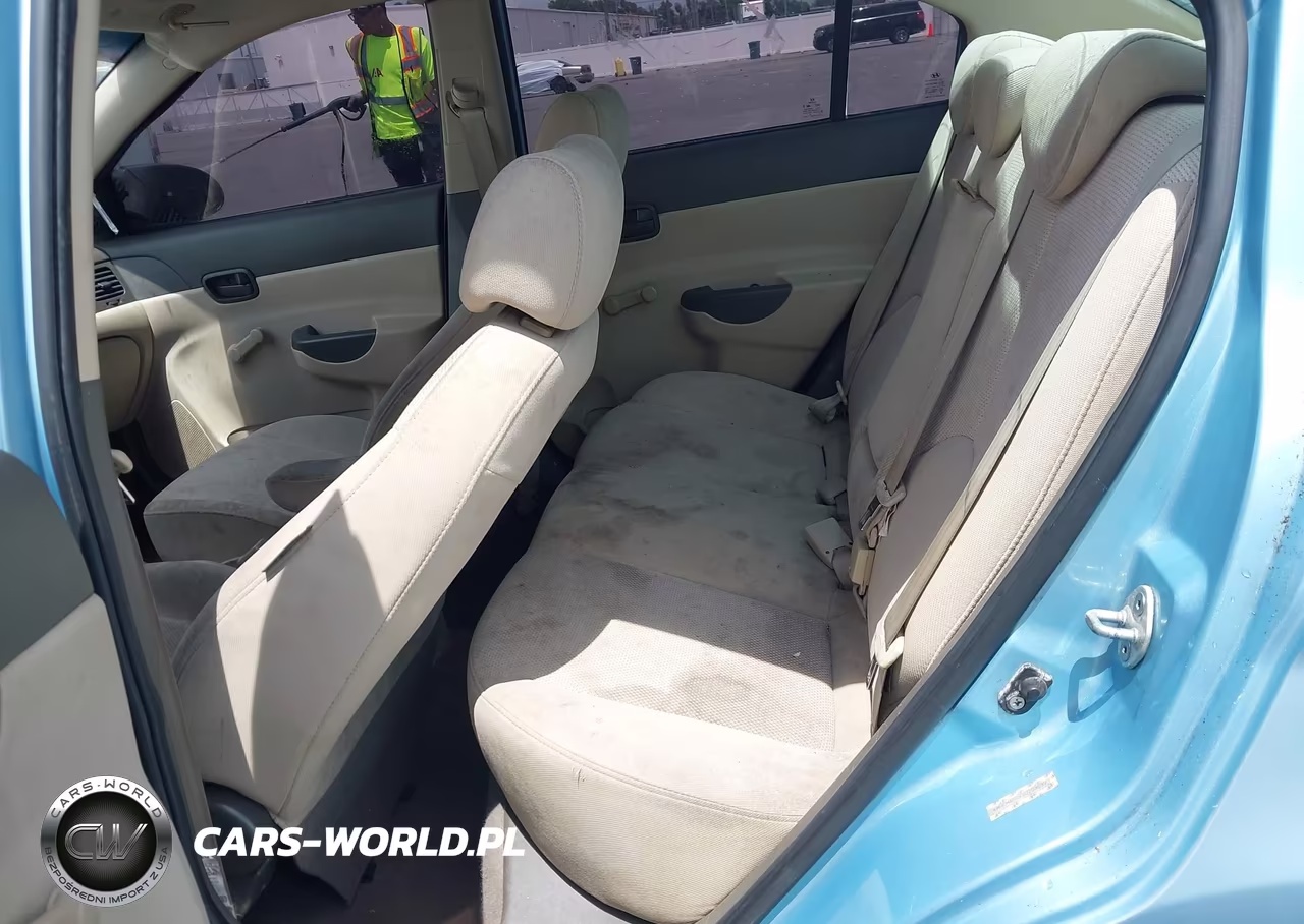 2009 Hyundai Accent Gls VIN:KMHCM46CX9U293837 - 8