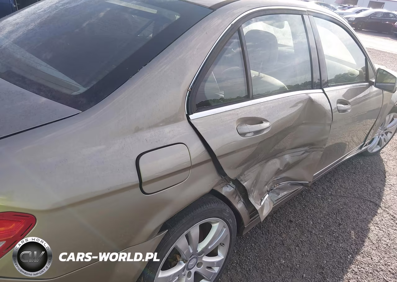 2011 Mercedes-Benz C 300 VIN:WDDGF5EB2BA466455 - 11