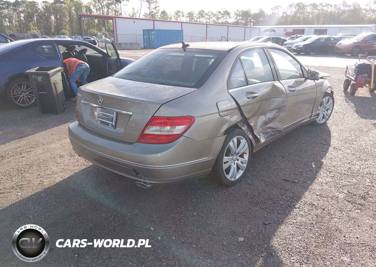 2011 Mercedes-Benz C 300 VIN:WDDGF5EB2BA466455 - 4