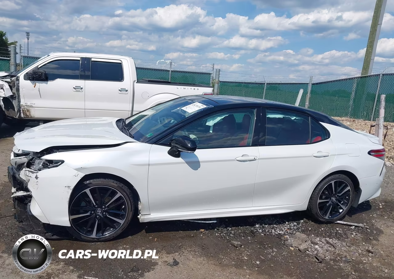 2018 Toyota Camry Xse VIN:4T1B61HK1JU145380 - 14