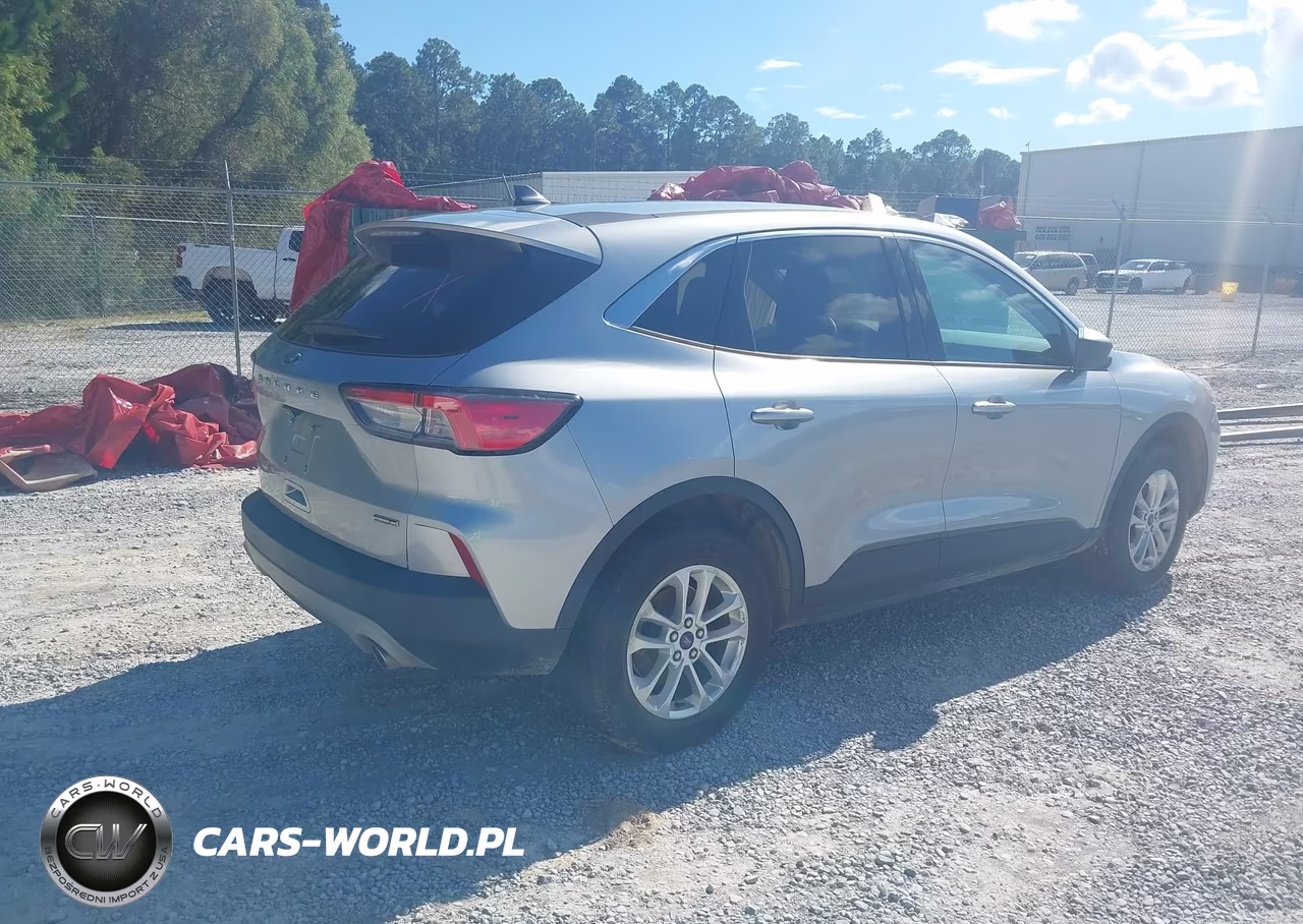 2022 Ford Escape Se Hybrid VIN:1FMCU9BZ2NUA63890 - 4