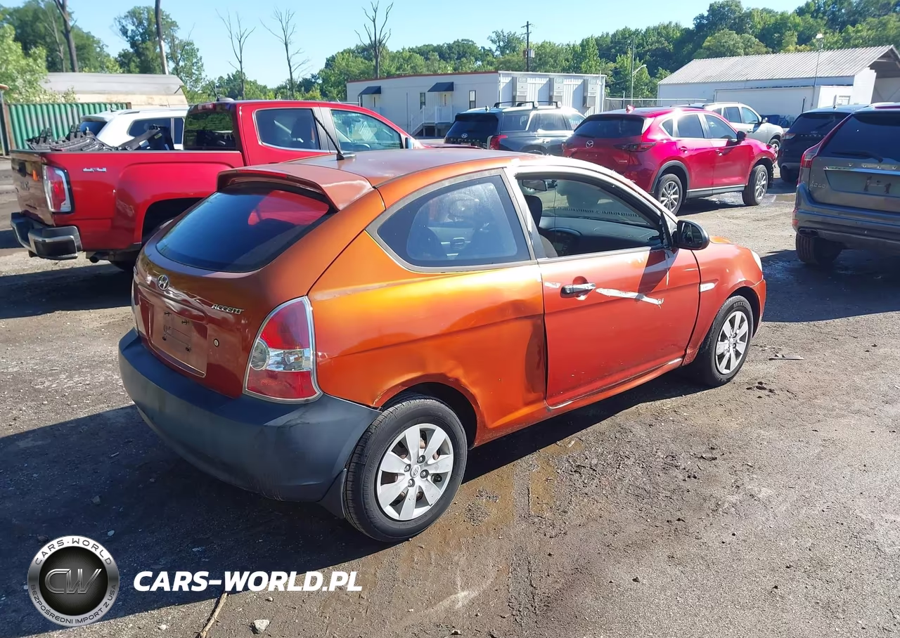 2009 Hyundai Accent Gs VIN:KMHCM36C79U140939 - 4