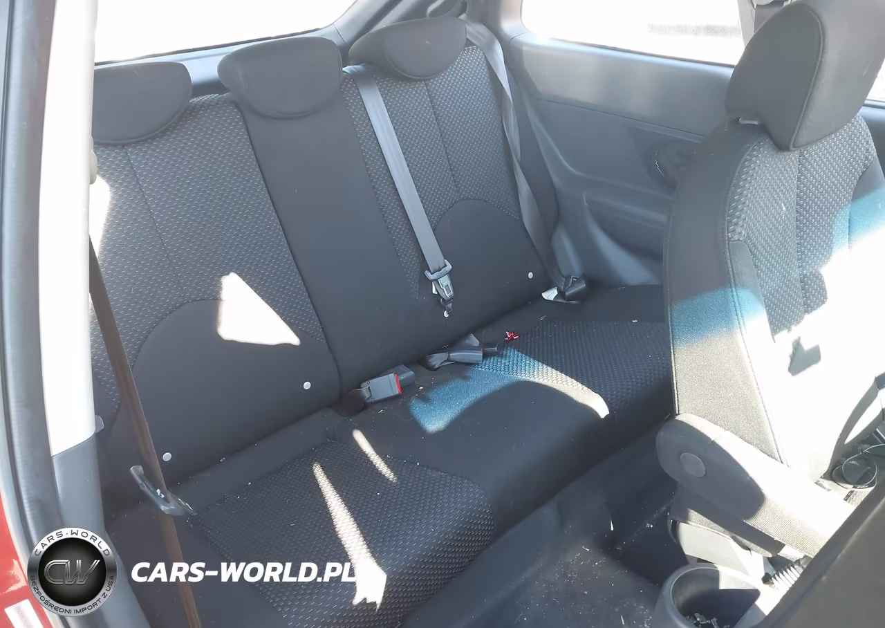 2009 Hyundai Accent Gs VIN:KMHCM36C79U140939 - 8