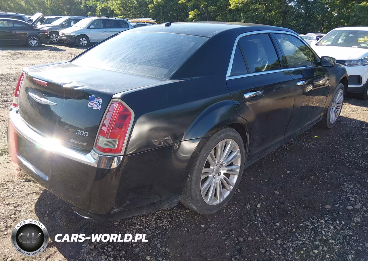 2012 Chrysler 300 Limited VIN:2C3CCACG1CH165885 - 4
