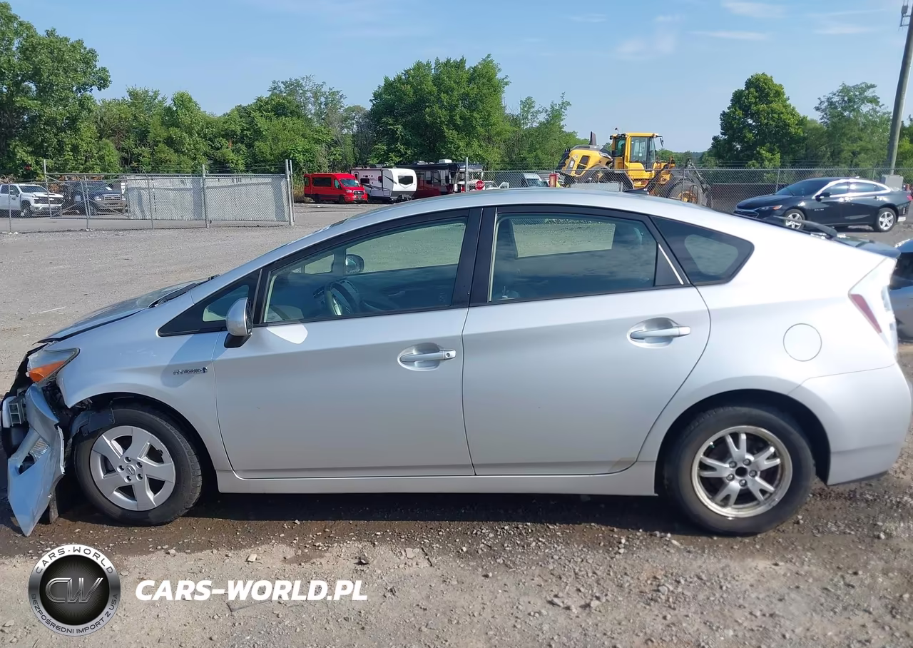2011 Toyota Prius Three VIN:JTDKN3DU4B1403209 - 14