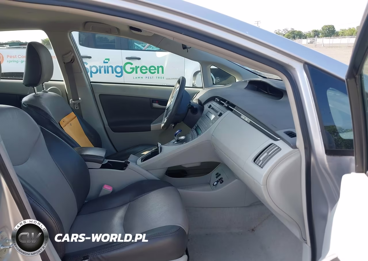 2011 Toyota Prius Three VIN:JTDKN3DU4B1403209 - 5