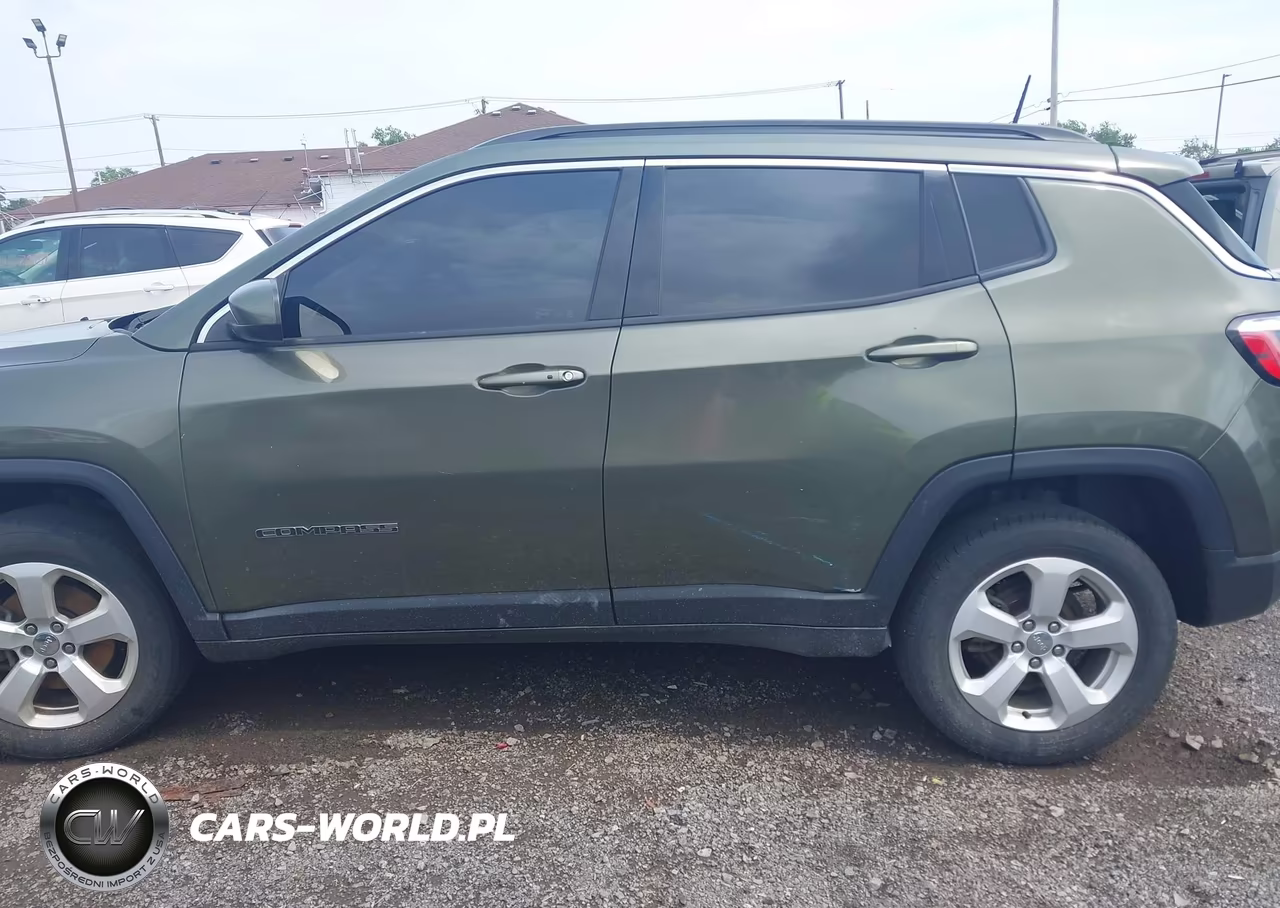 2018 Jeep Compass Latitude 4X4 VIN:3C4NJDBB0JT402937 - 14