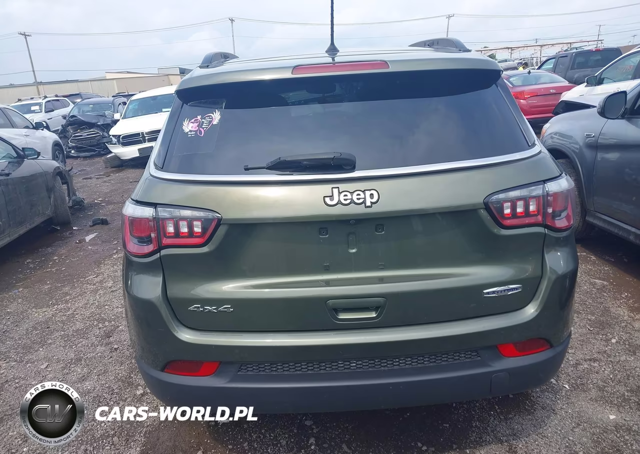 2018 Jeep Compass Latitude 4X4 VIN:3C4NJDBB0JT402937 - 16