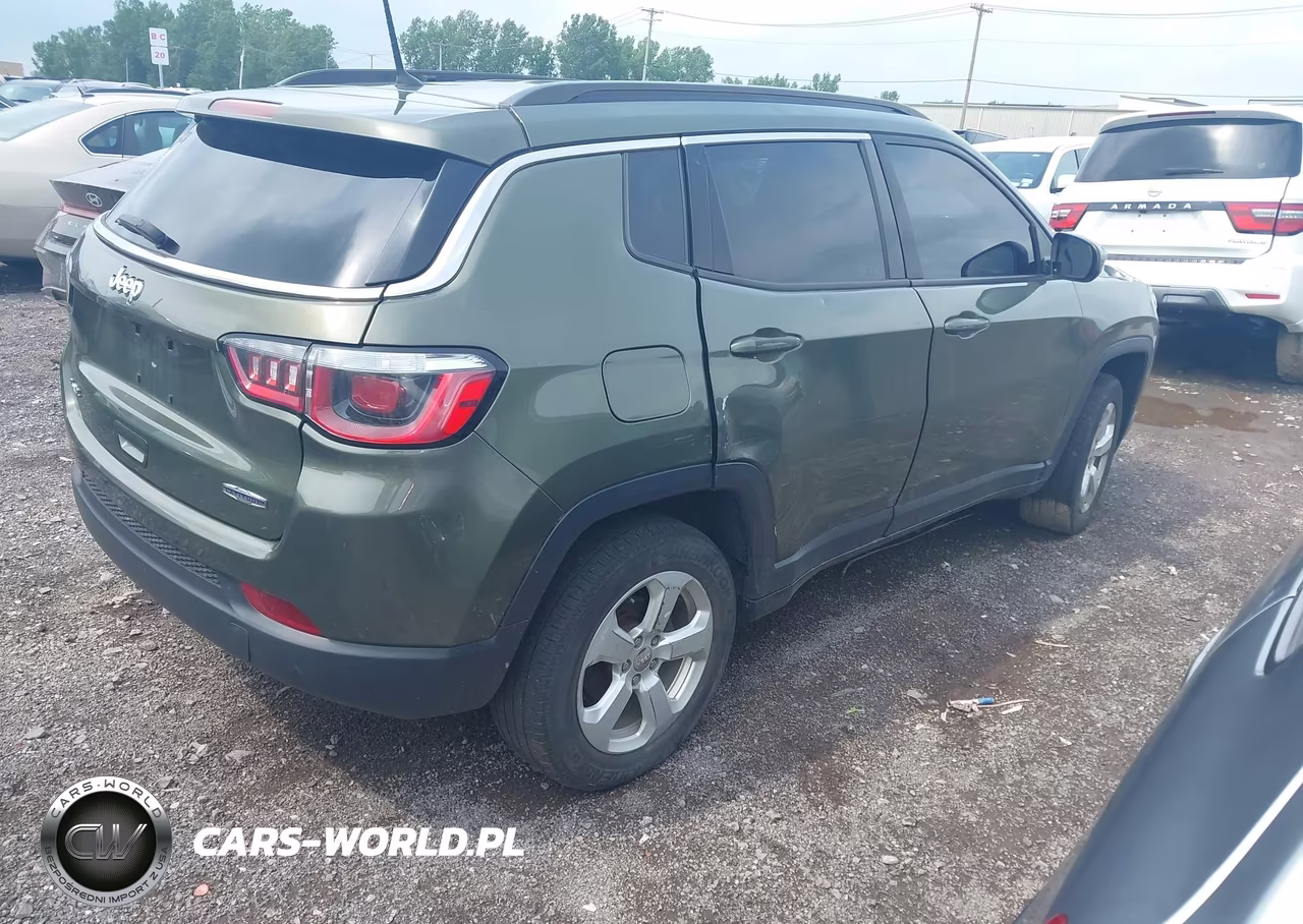2018 Jeep Compass Latitude 4X4 VIN:3C4NJDBB0JT402937 - 4
