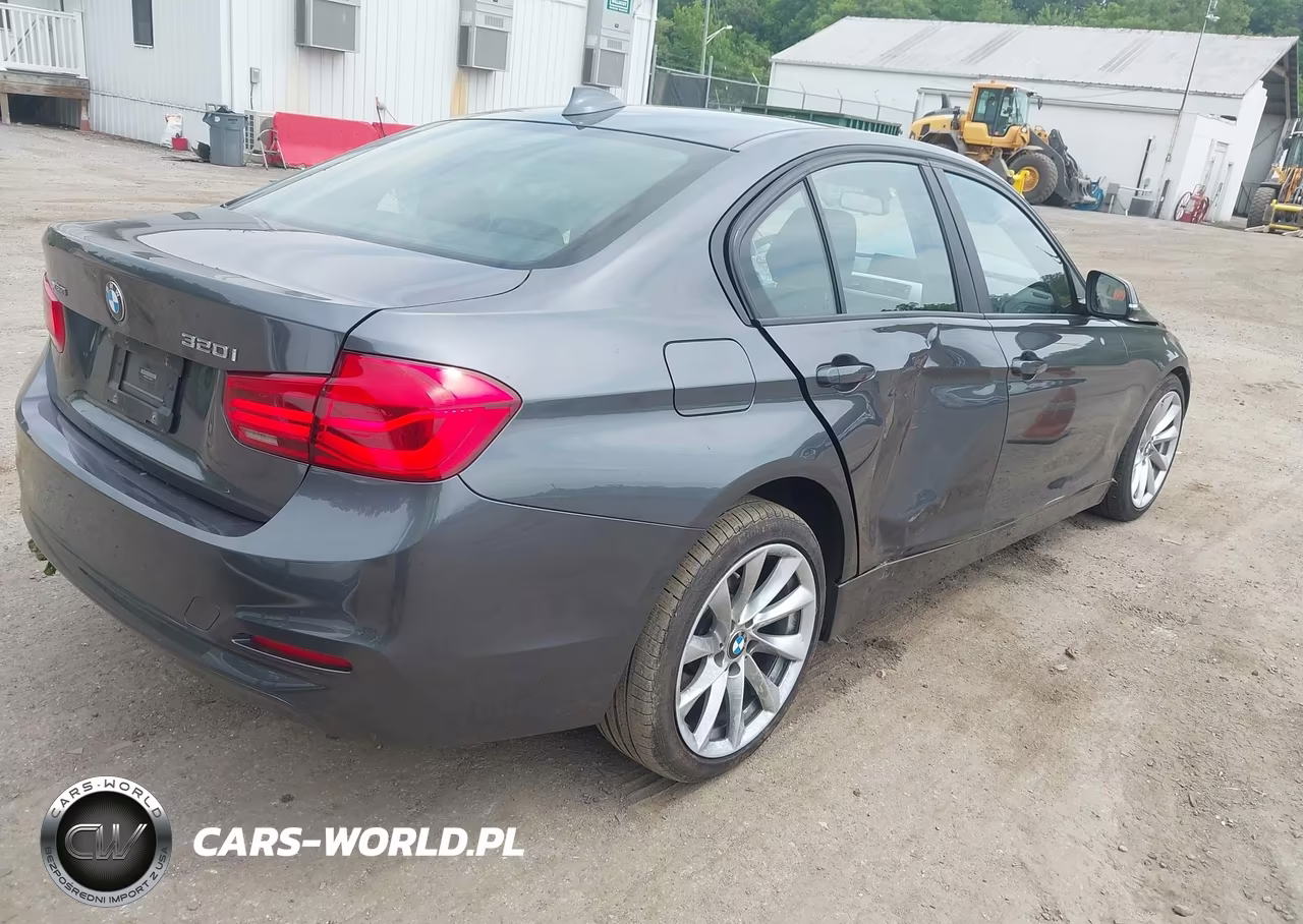 2018 BMW 320I xDrive VIN:WBA8A3C51JA498954 - 4