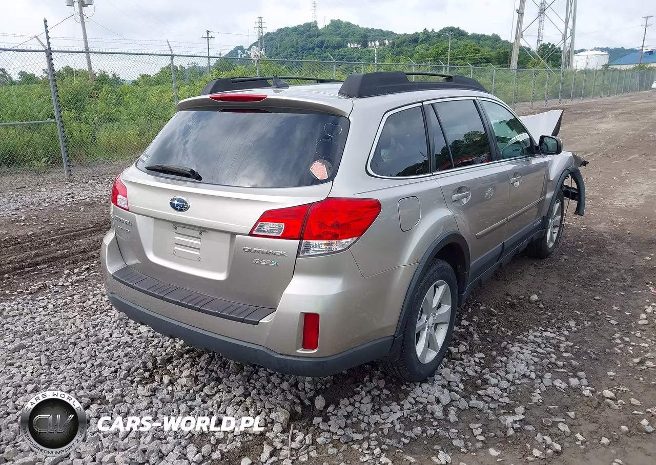 2014 Subaru Outback 2.5I Premium VIN:4S4BRBCC1E3307839 - 4