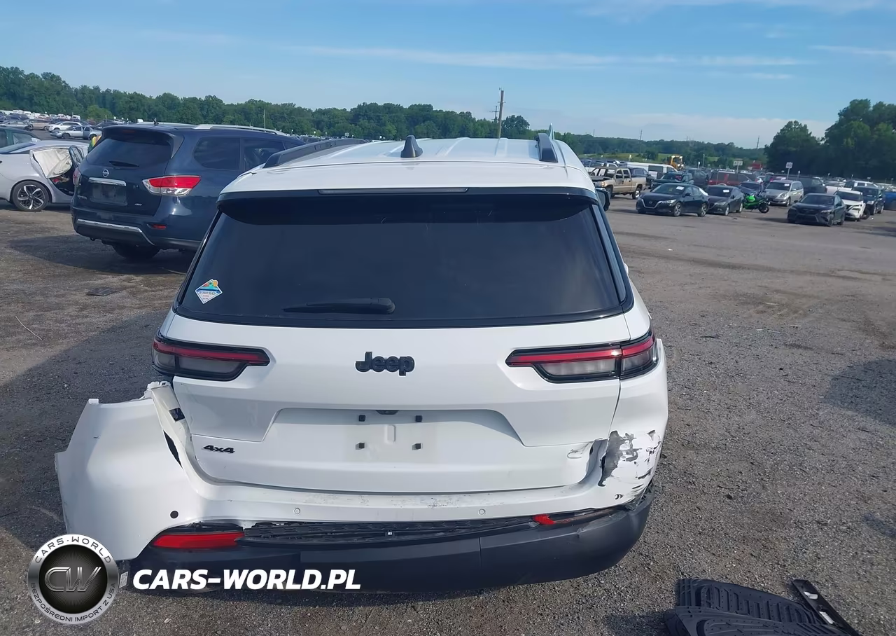 2025 Jeep Grand Cherokee L Altitude 4X4 VIN:1C4RJKAGXS8683325 - 16